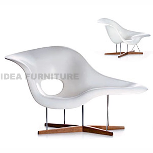 Eames La Chaise