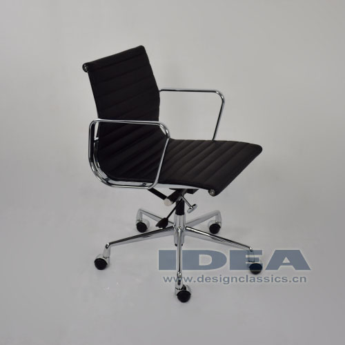 Eames Aluminum Office Chair Black